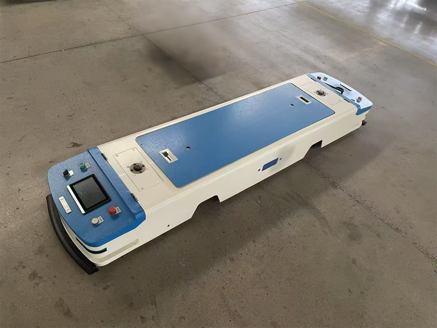 潜伏式AGV